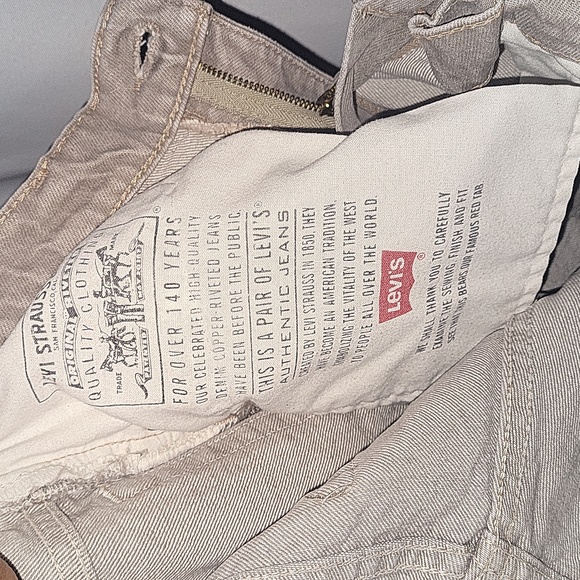 Levi - Picture 4 of 5